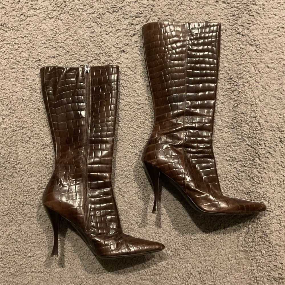 Via Spiga Croc Embossed Brown Leather Tall Boots Heels Shoes Pointy Toe sz 10 M